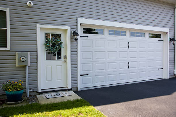 24/7 Emergency Garage Door Panel Replacement experts in Tippecanoe County County, IN